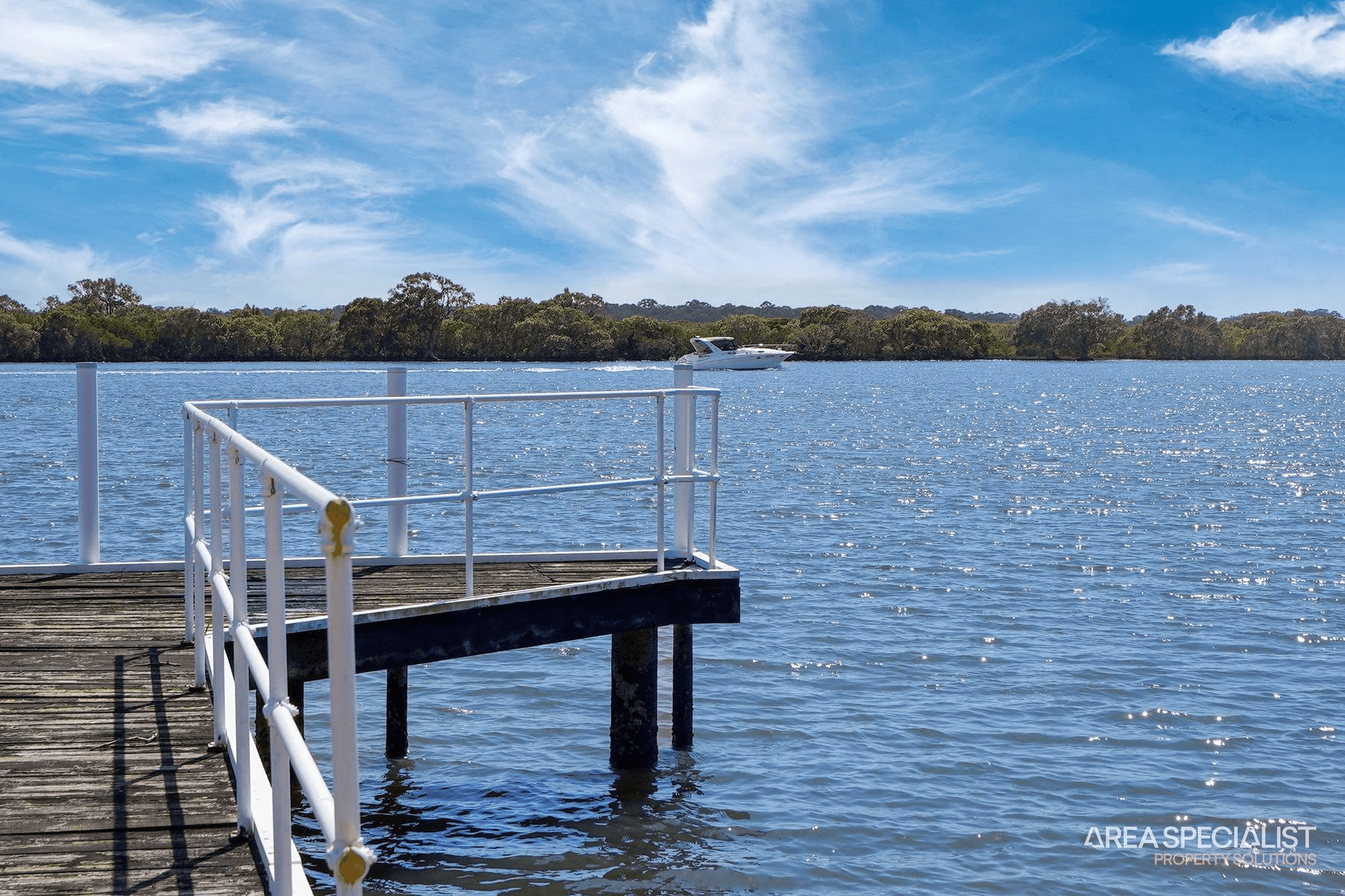 16 Esplanade, Jacobs Well, QLD 4208