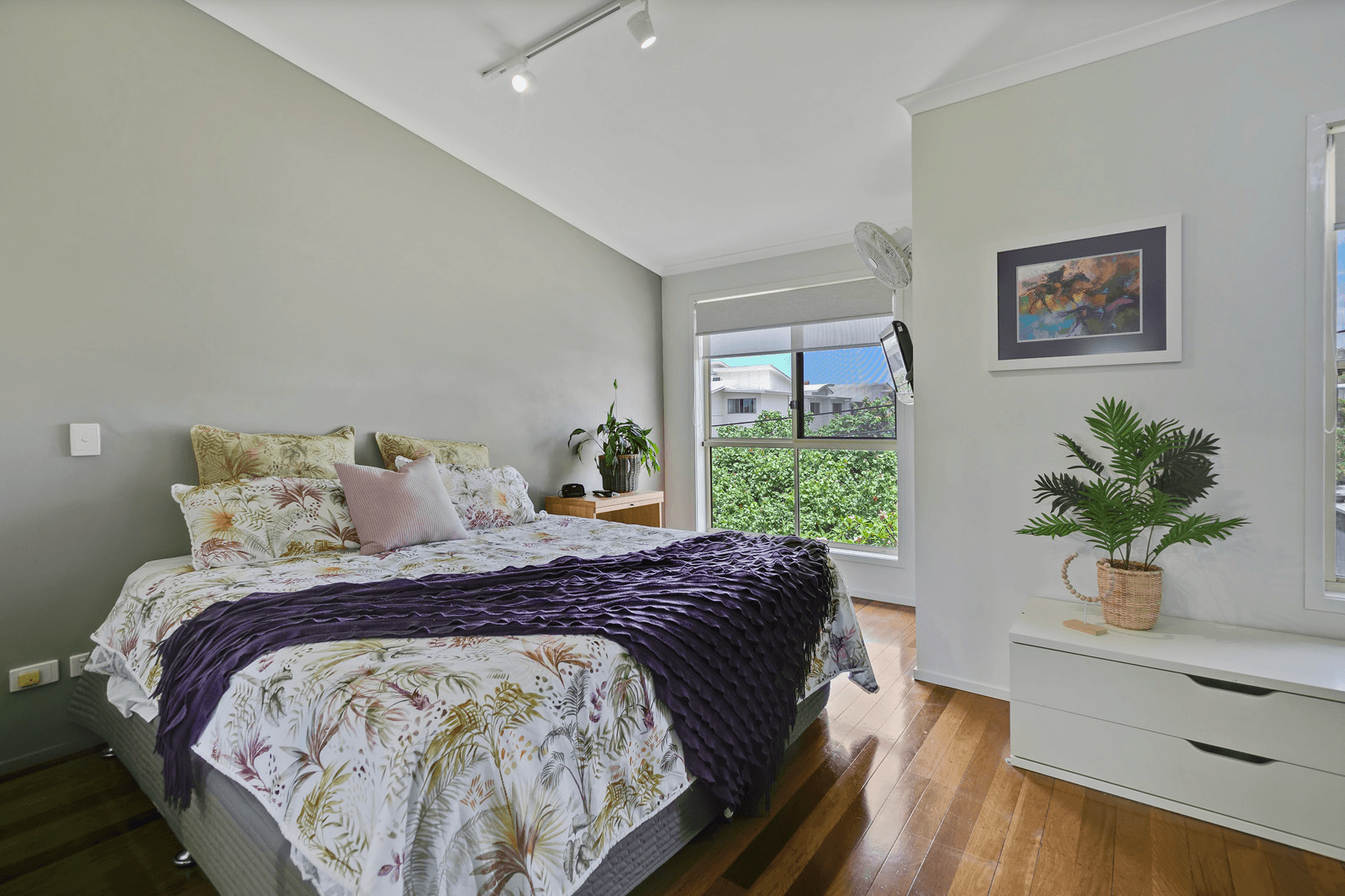 Unit 4/6 Hinkler Parade, MAROOCHYDORE, QLD 4558