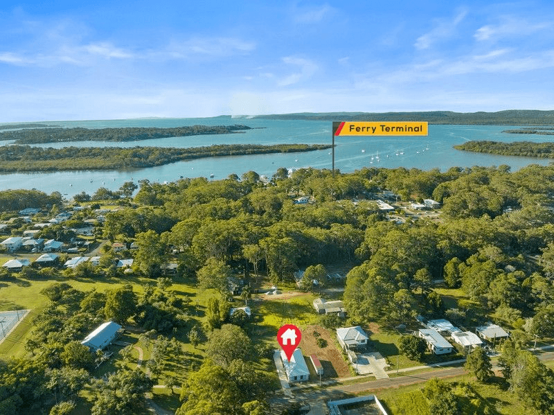 19 Robert Street, RUSSELL ISLAND, QLD 4184