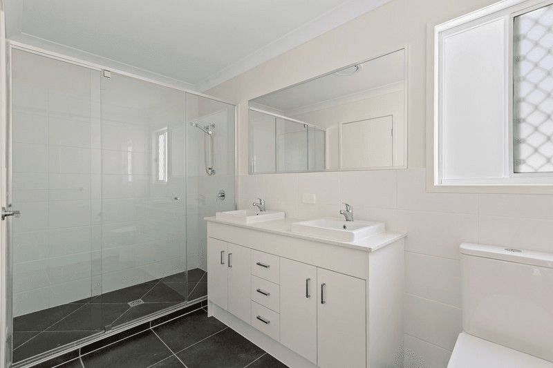 19 Robert Street, RUSSELL ISLAND, QLD 4184