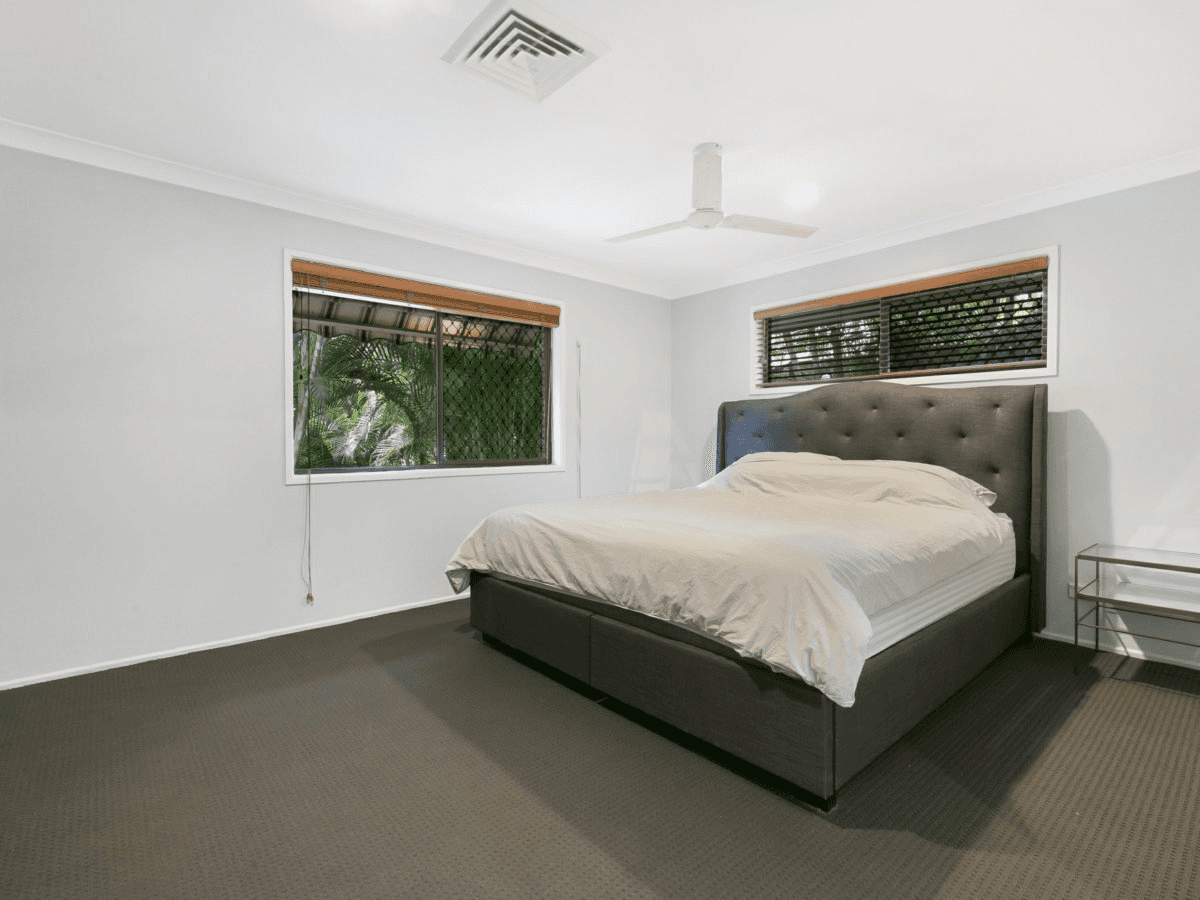 142 Discovery Drive, HELENSVALE, QLD 4212