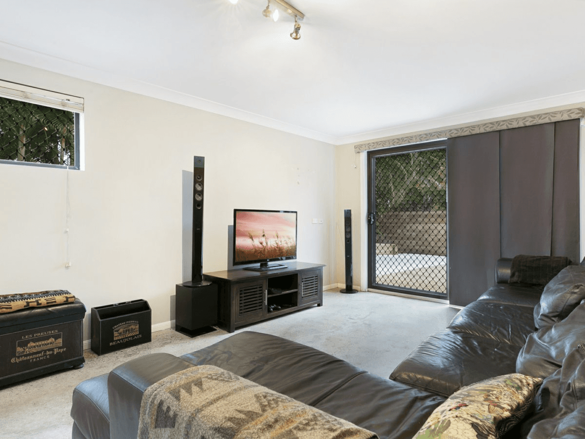 142 Discovery Drive, HELENSVALE, QLD 4212
