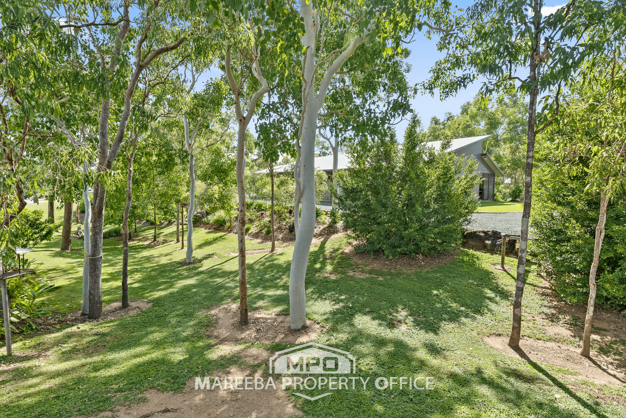 8 Bundanoon Court, MAREEBA, QLD 4880