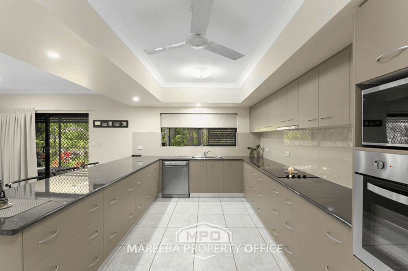 8 Bundanoon Court, MAREEBA, QLD 4880