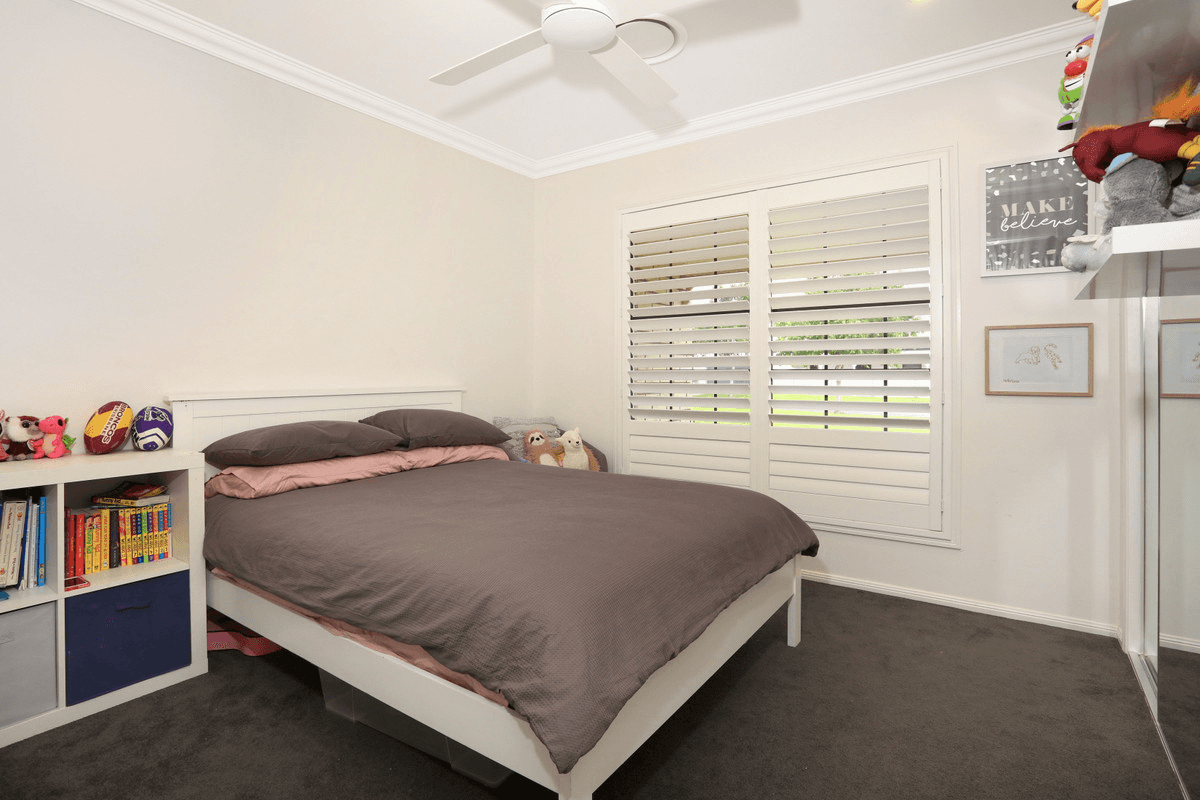 38 Mountain View Crest, MOUNT NATHAN, QLD 4211