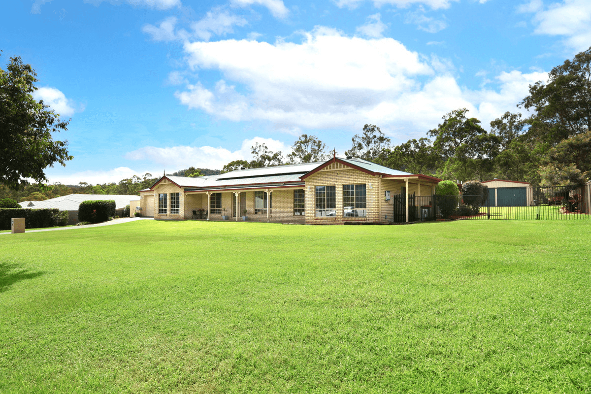 38 Mountain View Crest, MOUNT NATHAN, QLD 4211