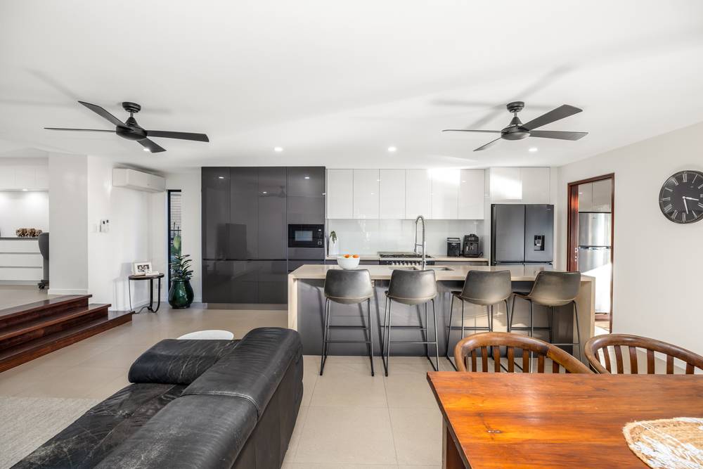 63 Scarborough Road, Redcliffe, QLD 4020