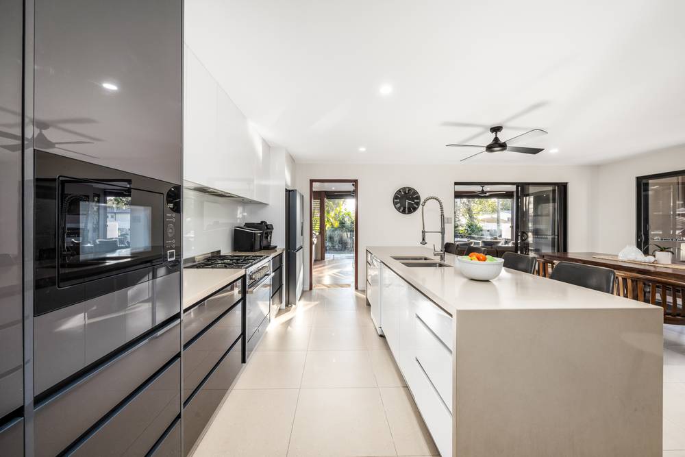 63 Scarborough Road, Redcliffe, QLD 4020