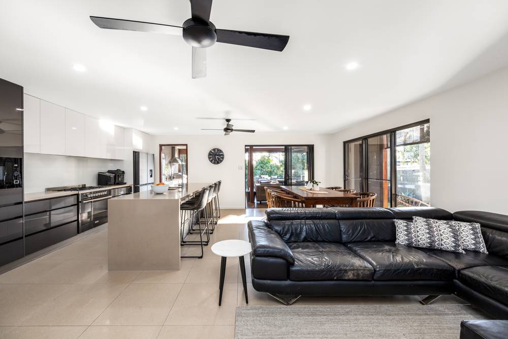 63 Scarborough Road, Redcliffe, QLD 4020