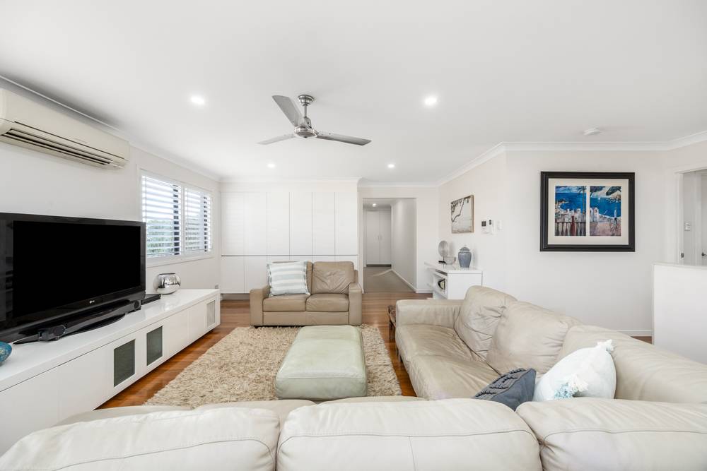 63 Scarborough Road, Redcliffe, QLD 4020