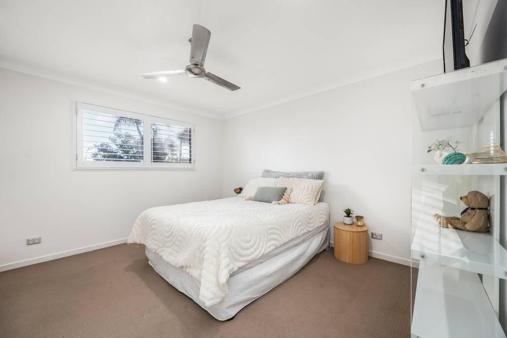 63 Scarborough Road, Redcliffe, QLD 4020