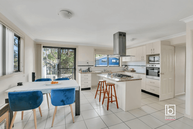 86 Cams Boulevard, SUMMERLAND POINT, NSW 2259