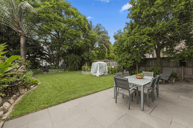 35 Nudgee Road, Hamilton, QLD 4007