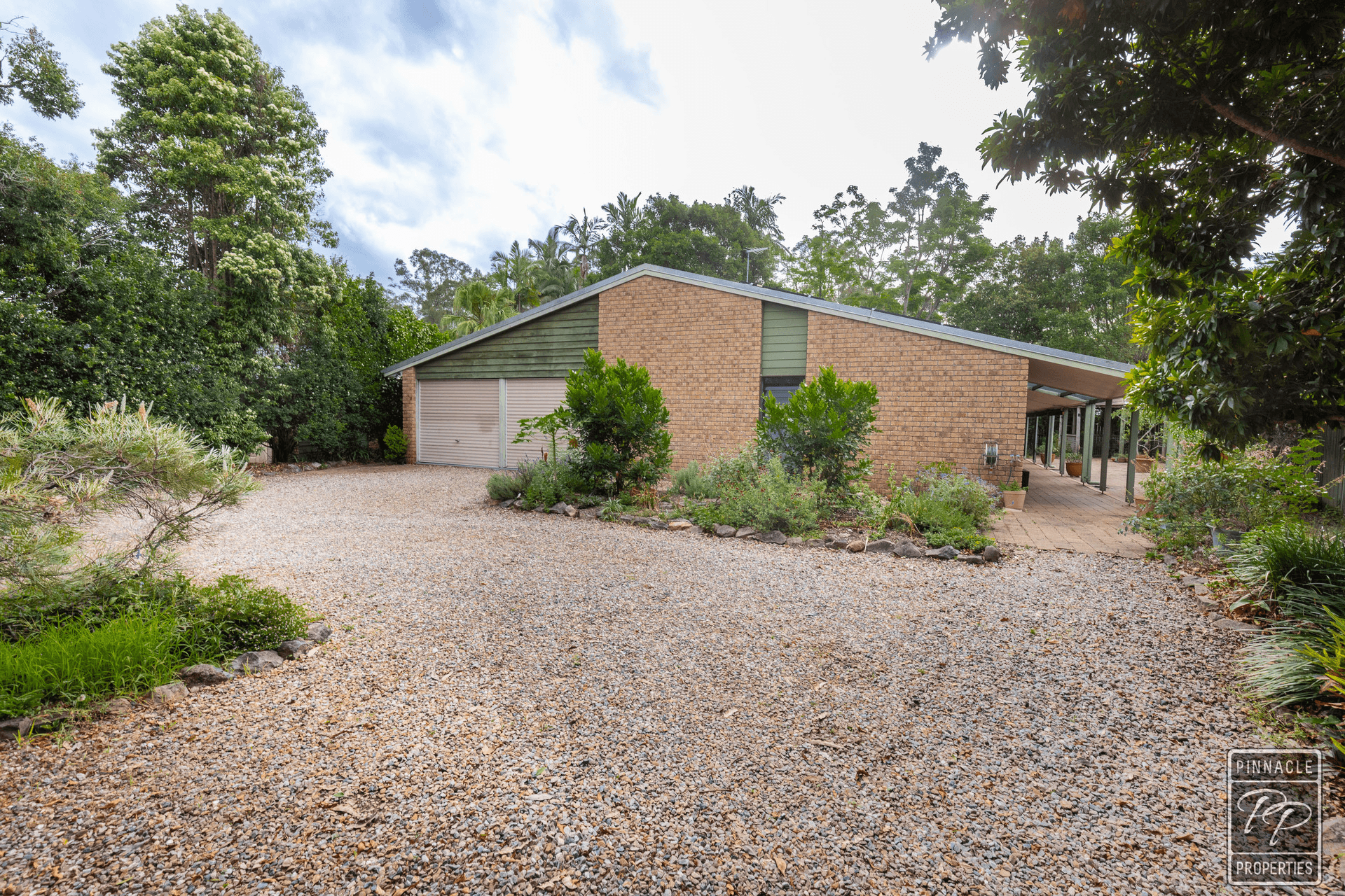 32 Tillbrook Street, Chapel Hill, QLD 4069