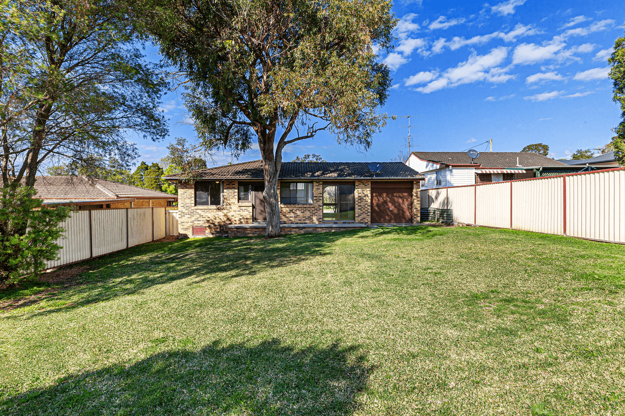 35 Carinya Street, CHARMHAVEN, NSW 2263