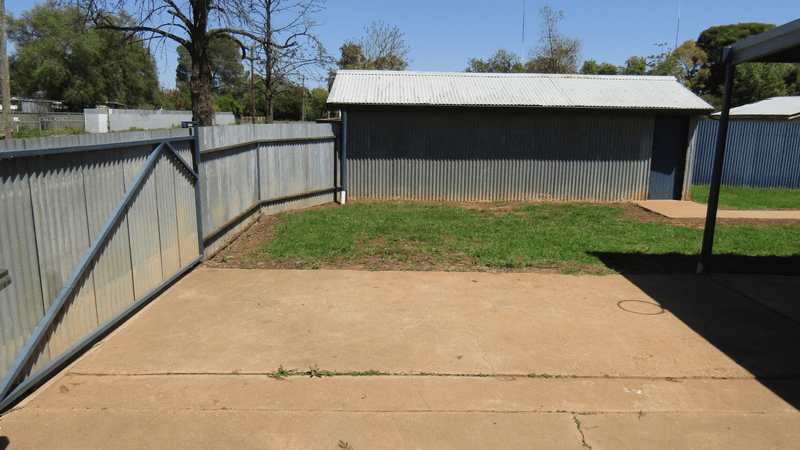 15 Poincaire St, Trangie, NSW 2823