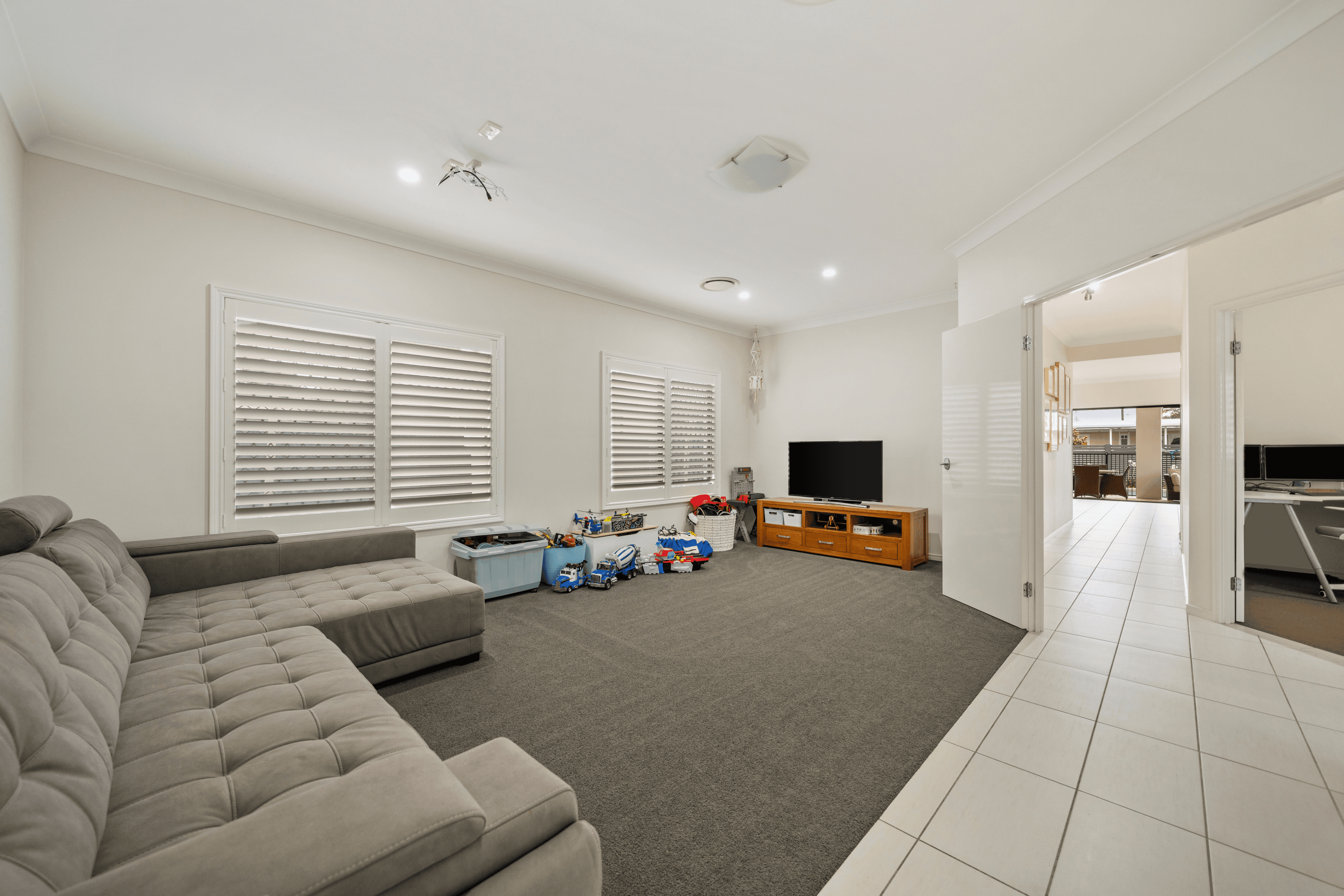 2 Magnolia Avenue, HOLLYWELL, QLD 4216