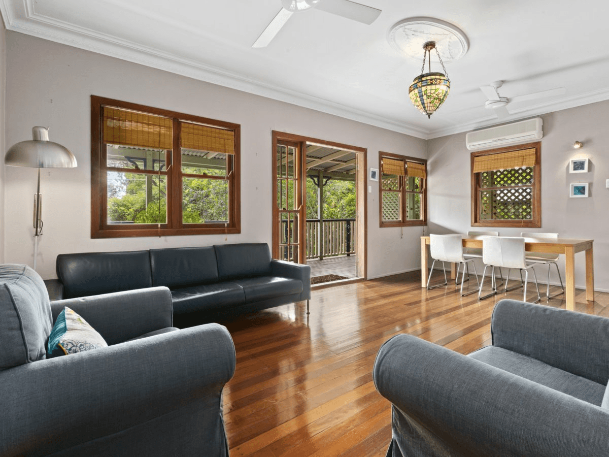 19 Glenwood Street, CHELMER, QLD 4068