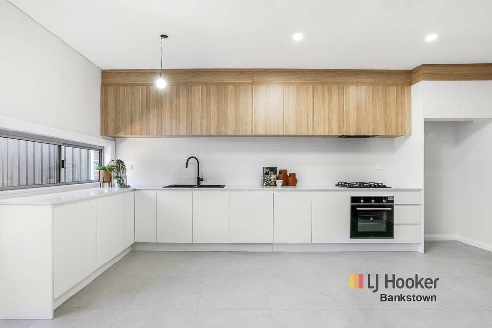 3/6 Kalimna Street, MOOREBANK, NSW 2170