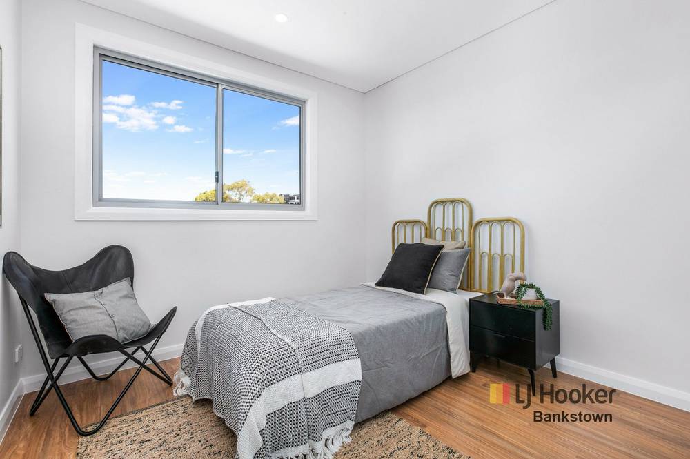 3/6 Kalimna Street, MOOREBANK, NSW 2170