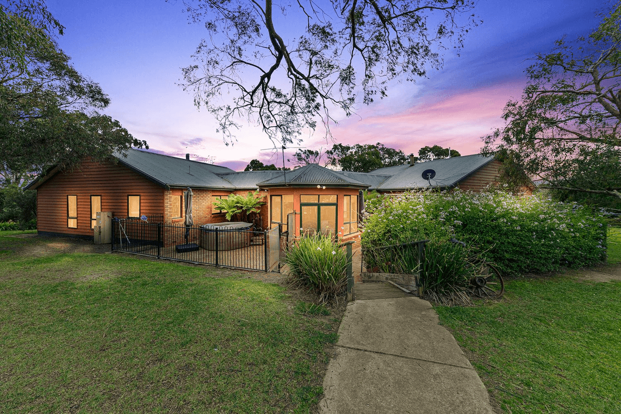 17 Grassmere Road, Langwarrin, VIC 3910