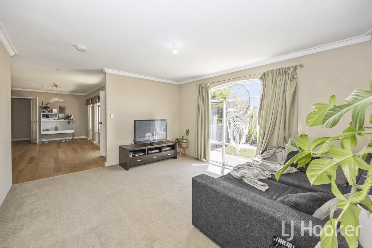 6 Genesta Place, TWO ROCKS, WA 6037