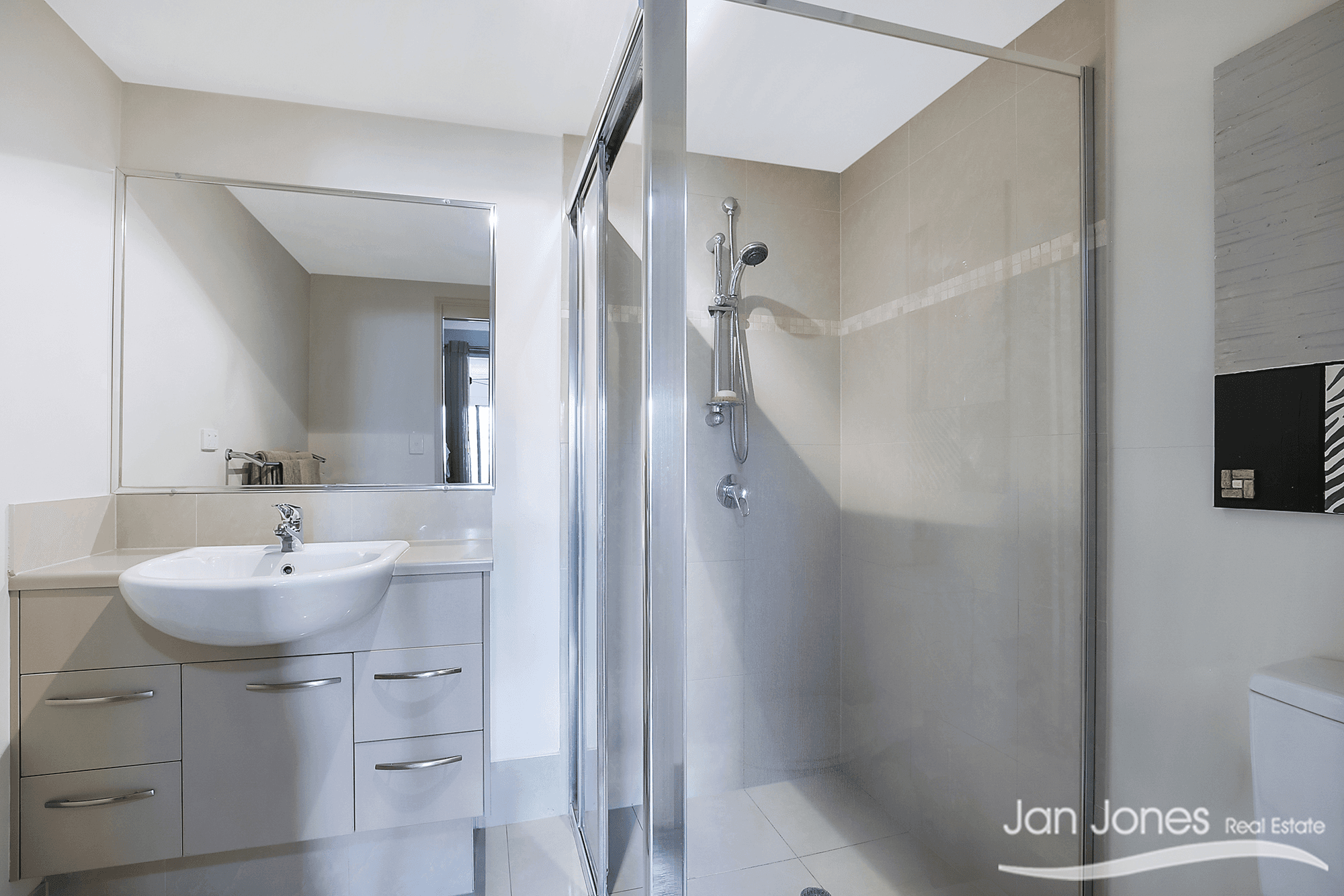 Unit 2/105 Mein St, Scarborough, QLD 4020