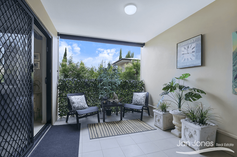 Unit 2/105 Mein St, Scarborough, QLD 4020