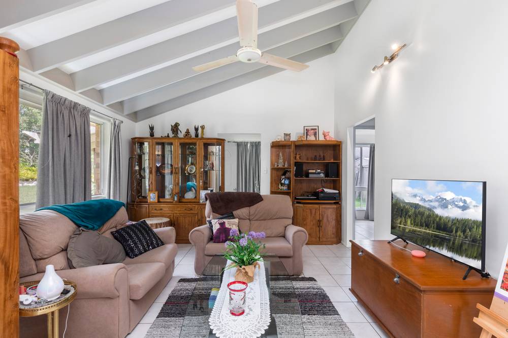 49 Traline Road, GLASS HOUSE MOUNTAINS, QLD 4518