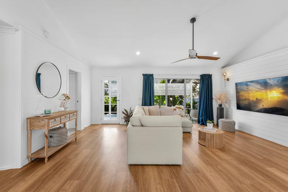 105 Oxley Drive, PARADISE POINT, QLD 4216