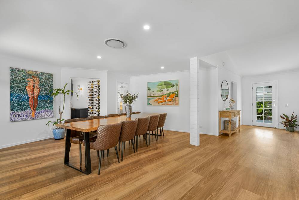 105 Oxley Drive, PARADISE POINT, QLD 4216