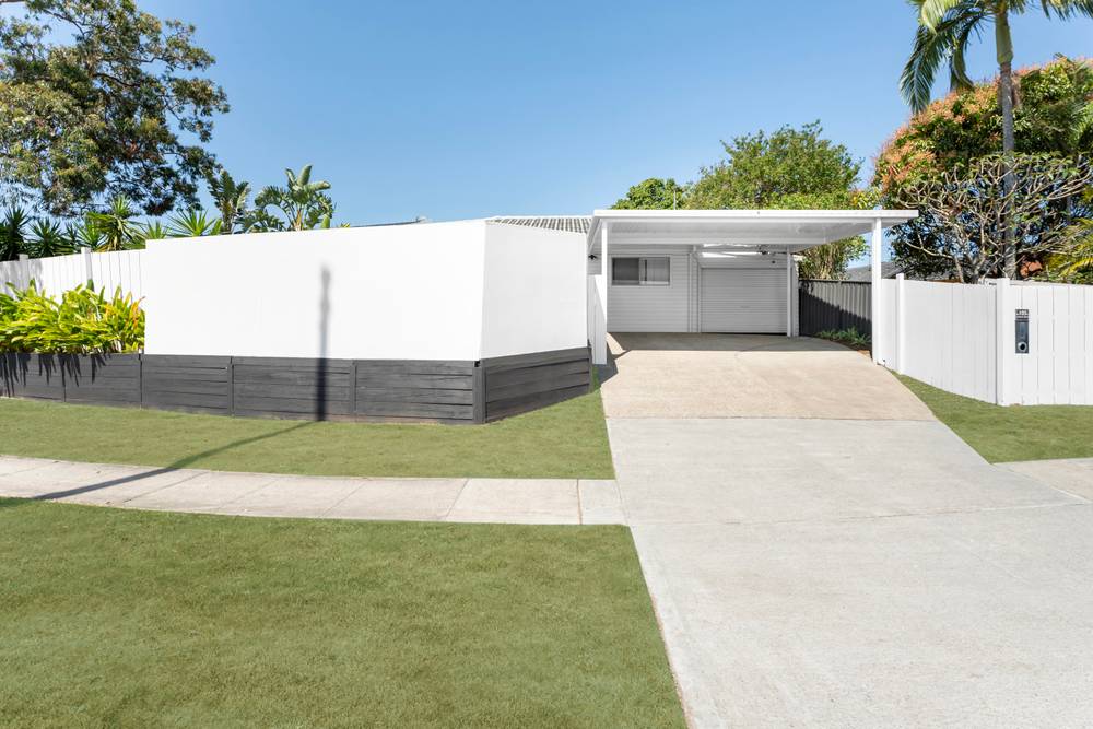 105 Oxley Drive, PARADISE POINT, QLD 4216