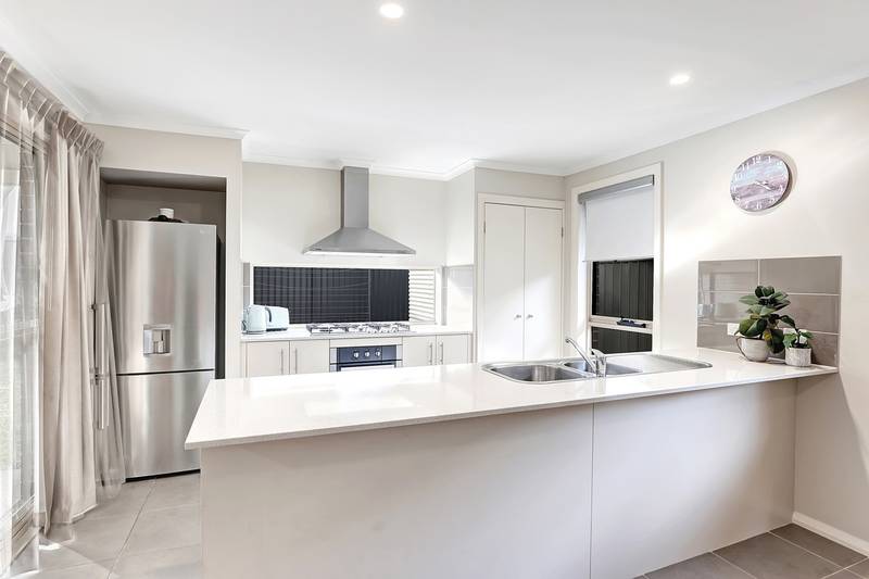 24 Bethany Circuit, JORDAN SPRINGS, NSW 2747