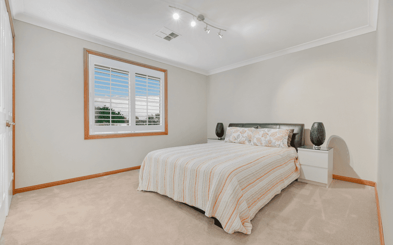 19 Macarthur Circuit, CAMDEN PARK, NSW 2570