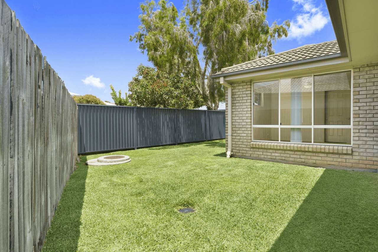 9 Biggera Court, SANDSTONE POINT, QLD 4511