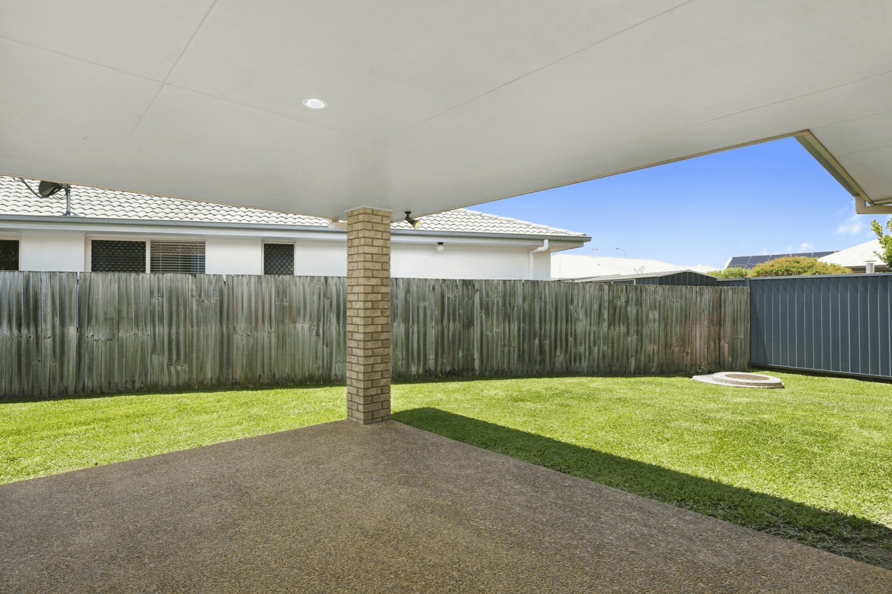 9 Biggera Court, SANDSTONE POINT, QLD 4511