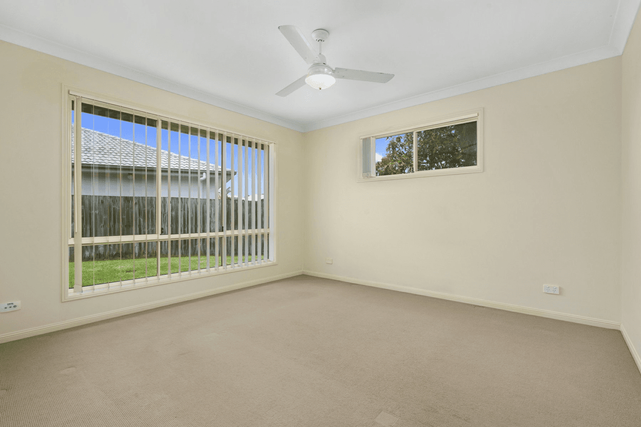 9 Biggera Court, SANDSTONE POINT, QLD 4511