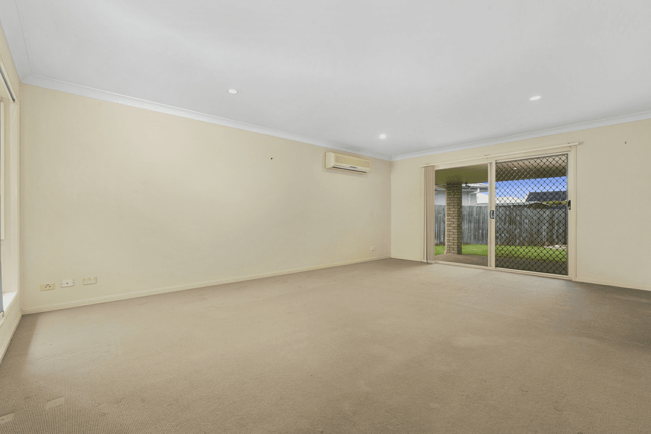 9 Biggera Court, SANDSTONE POINT, QLD 4511