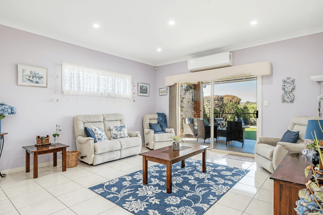 92 Wishart Crescent, ENCOUNTER BAY, SA 5211