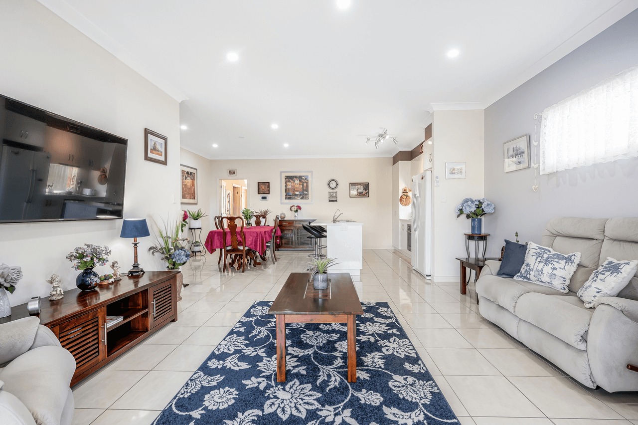 92 Wishart Crescent, ENCOUNTER BAY, SA 5211