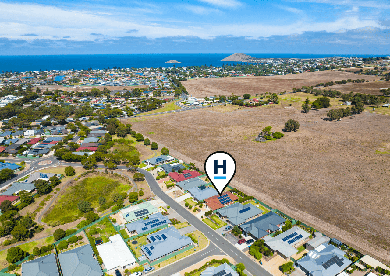 92 Wishart Crescent, ENCOUNTER BAY, SA 5211