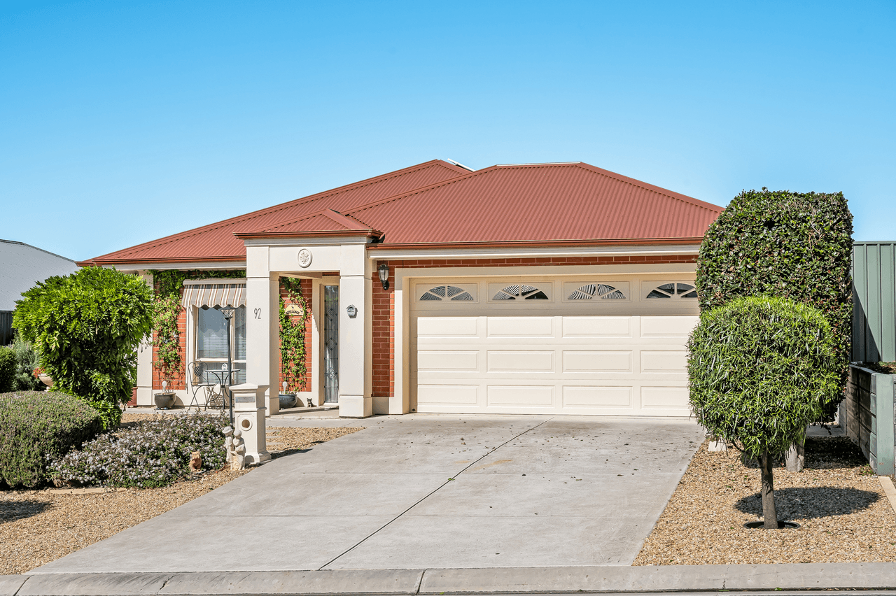 92 Wishart Crescent, ENCOUNTER BAY, SA 5211