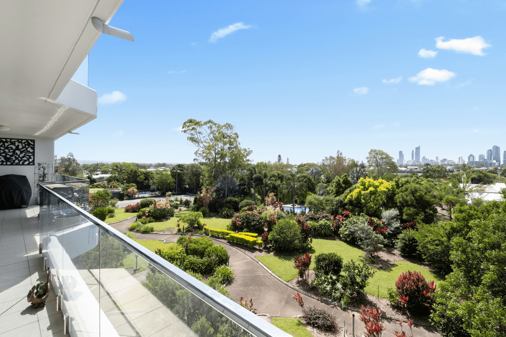 15/54 Hooker Boulevard, Mermaid Waters, QLD 4218