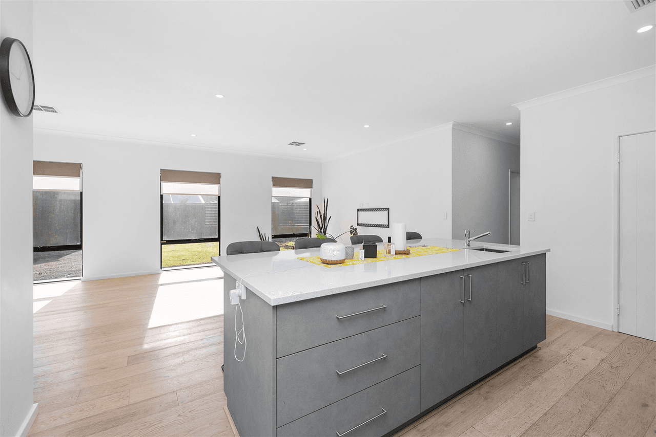 34 Denmark Loop, SOUTH GUILDFORD, WA 6055