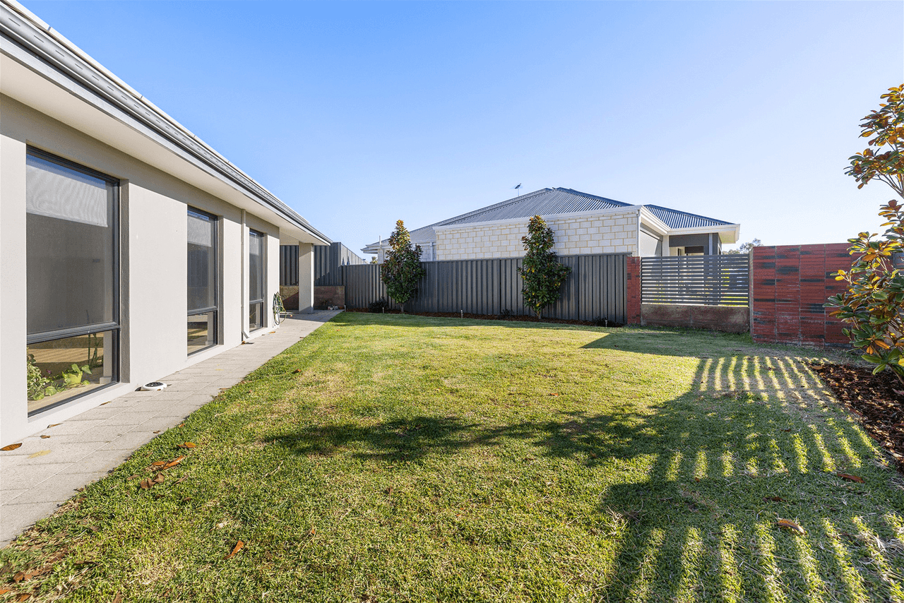 34 Denmark Loop, SOUTH GUILDFORD, WA 6055