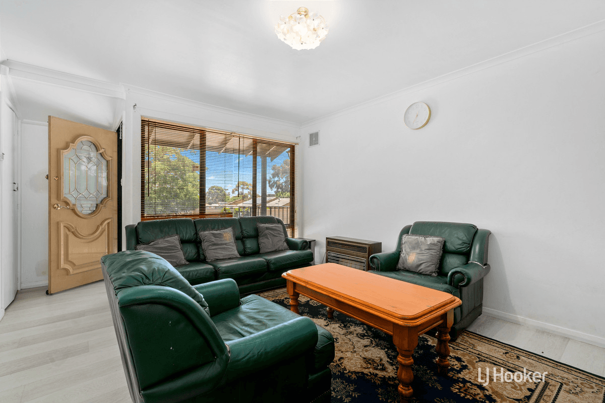 10 Fuller Crescent, ELIZABETH EAST, SA 5112