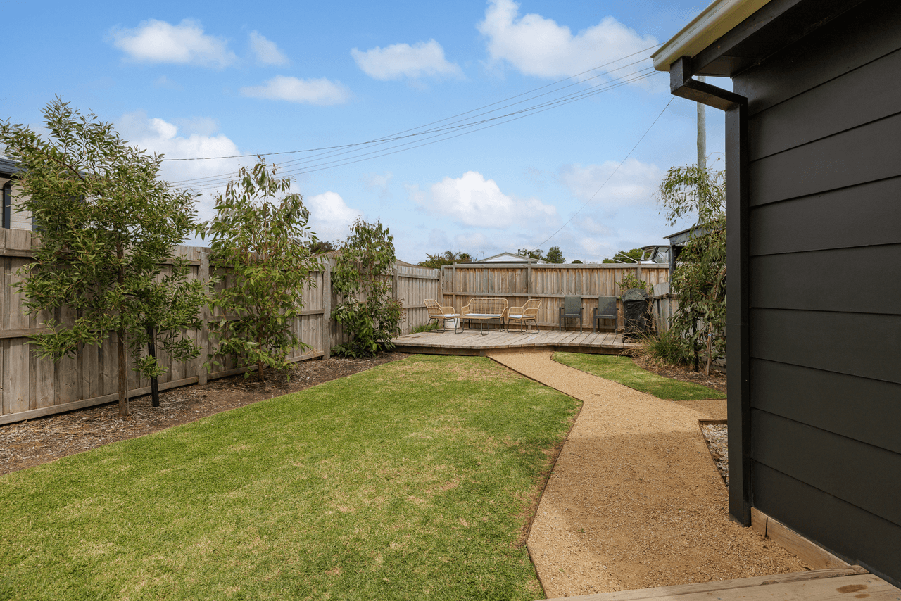 25 Pine Avenue, COWES, VIC 3922