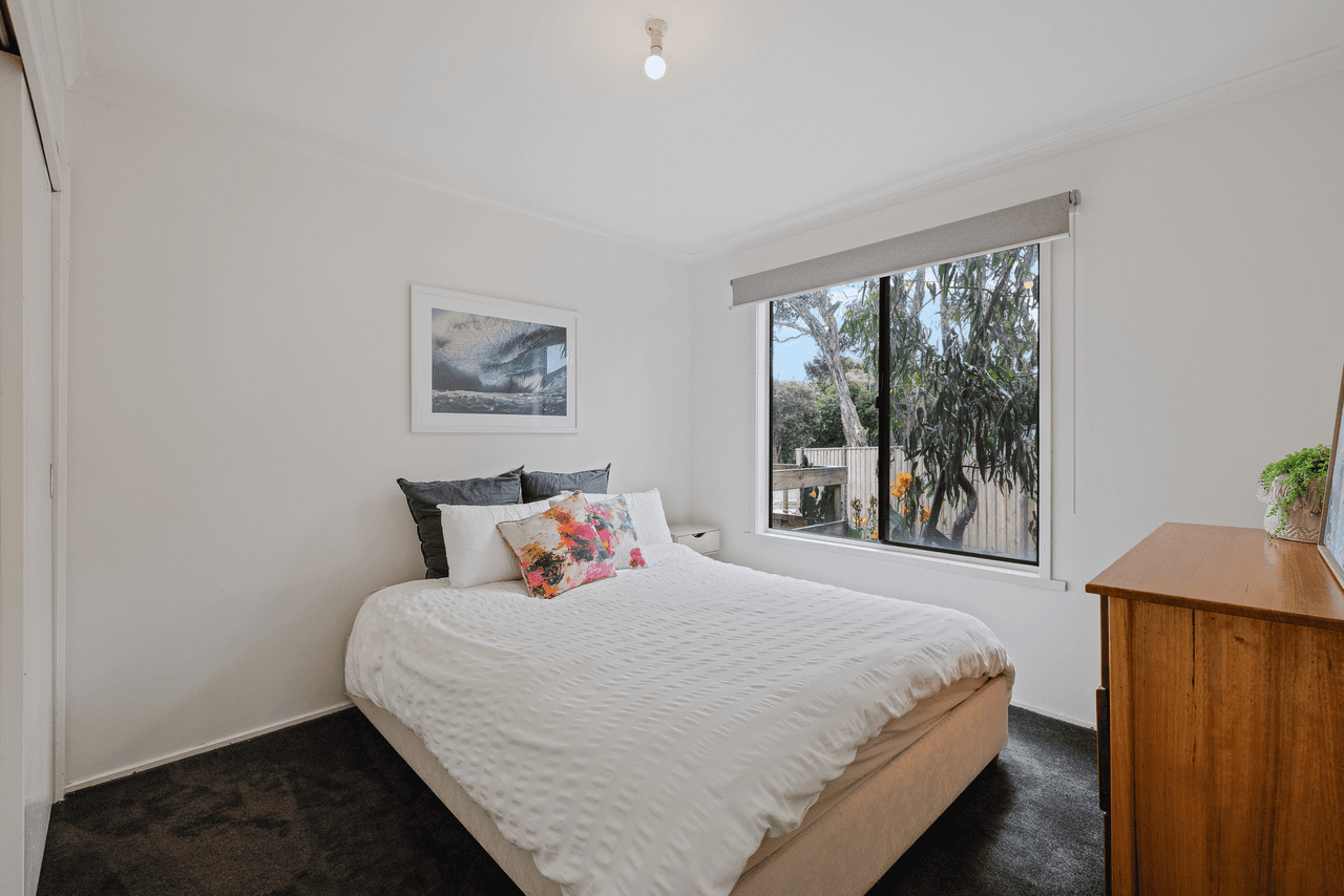 25 Pine Avenue, COWES, VIC 3922