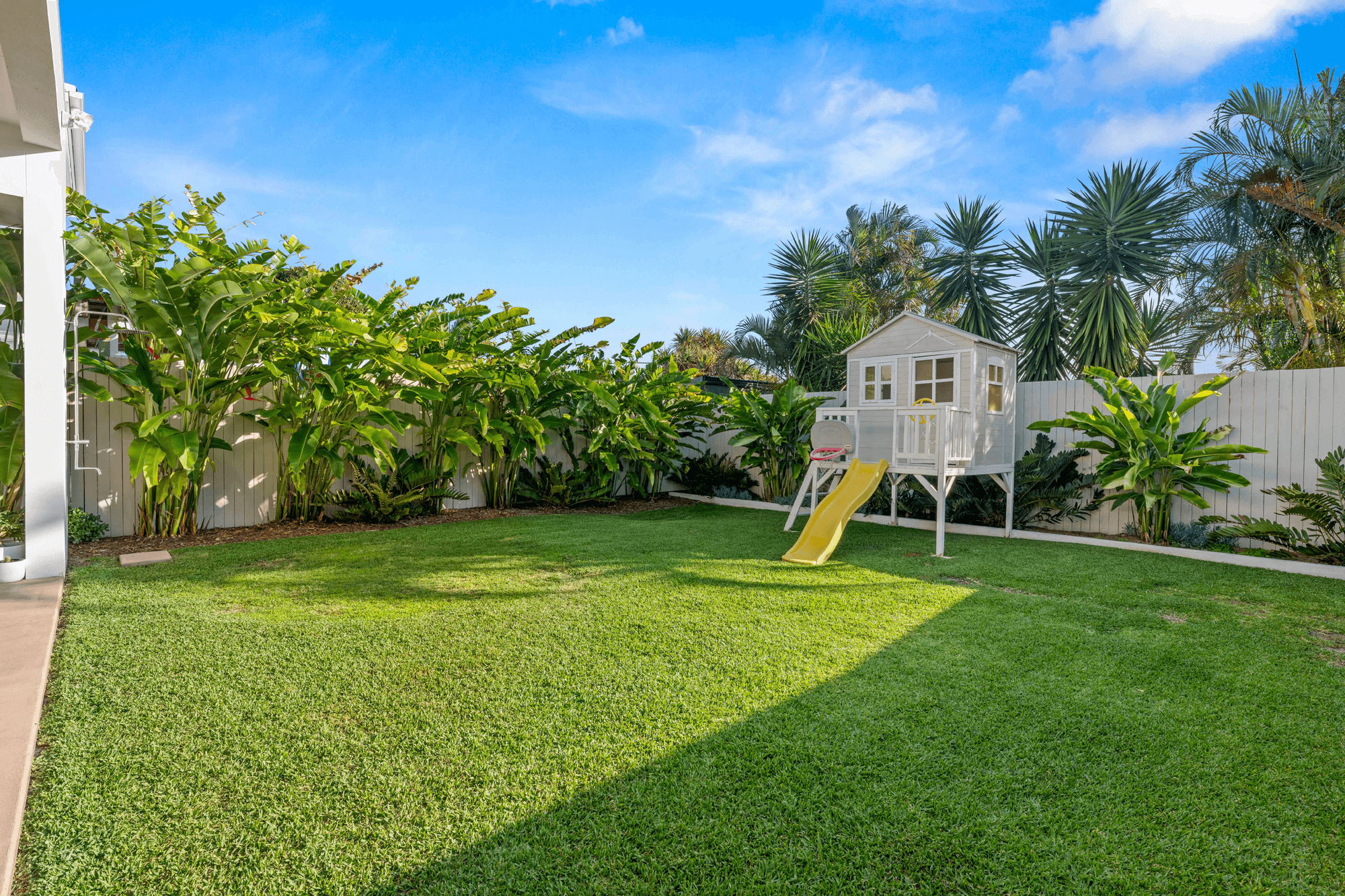 98 Chainey Avenue, MIAMI, QLD 4220