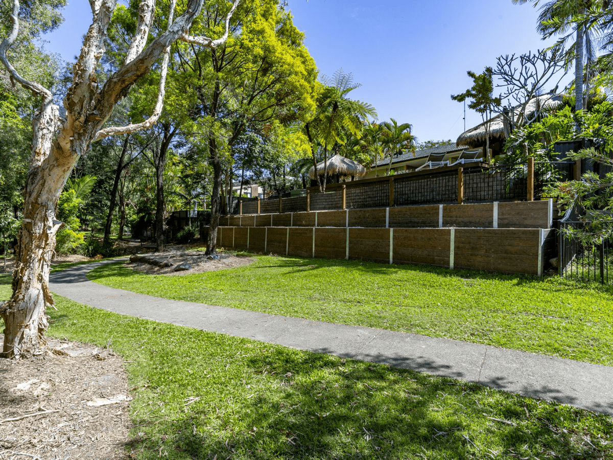 18 Carnoustie Court, ROBINA, QLD 4226